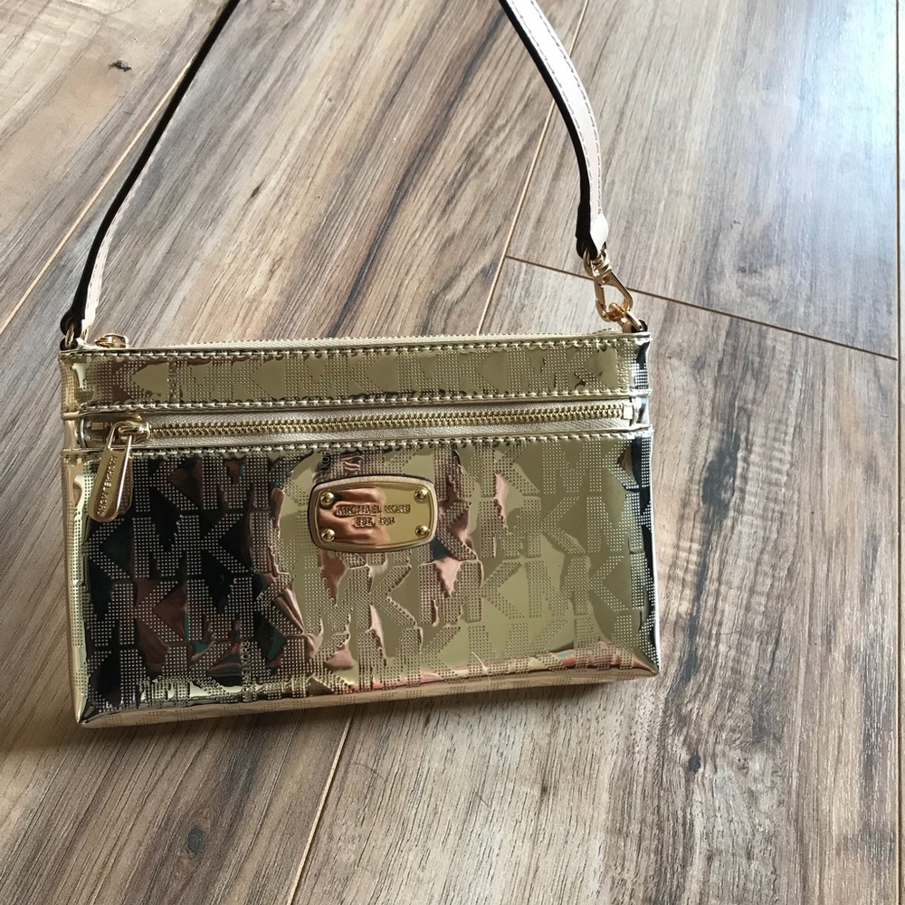 Michael Kors wristlet